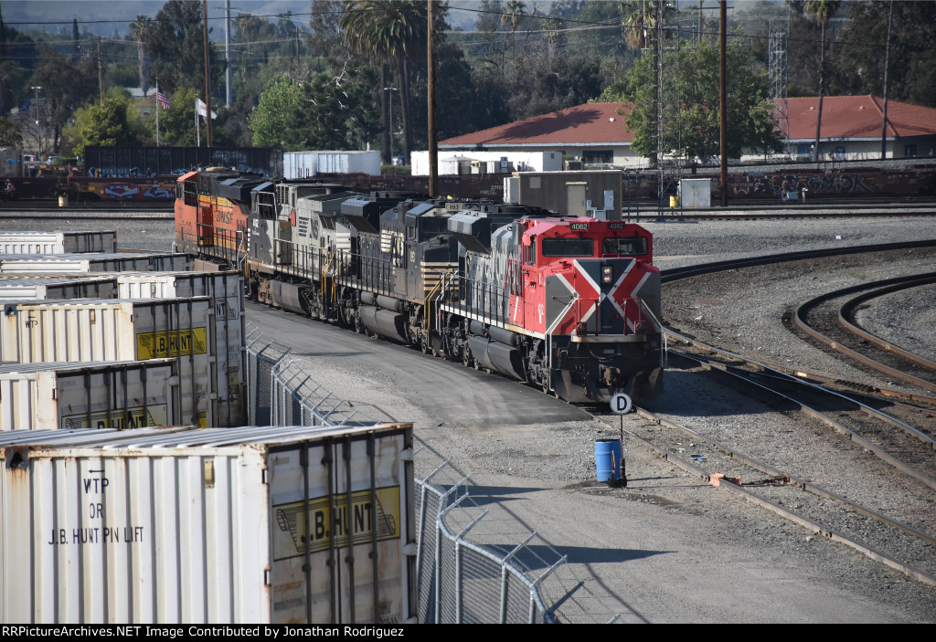 BNSF 4082